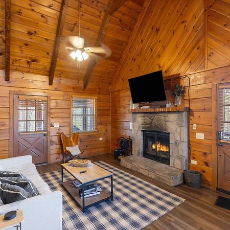 Dudley II By Avantstay Comfortable Cabin W Hot Tub Views Pigeon Forge Ngoại thất bức ảnh